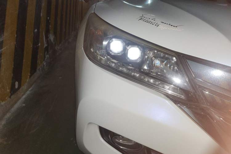 Used Honda Accord 2014 2.4L EXN Luxury Navigation Edition Right Front Headlight