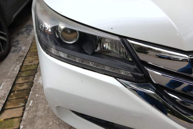 Used Honda Accord 2014 2.0L LX Comfort Edition Right Front Headlight