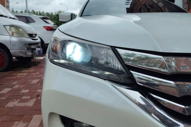 Used Honda Accord 2014 2.0L EX Luxury Edition Right Front Headlight