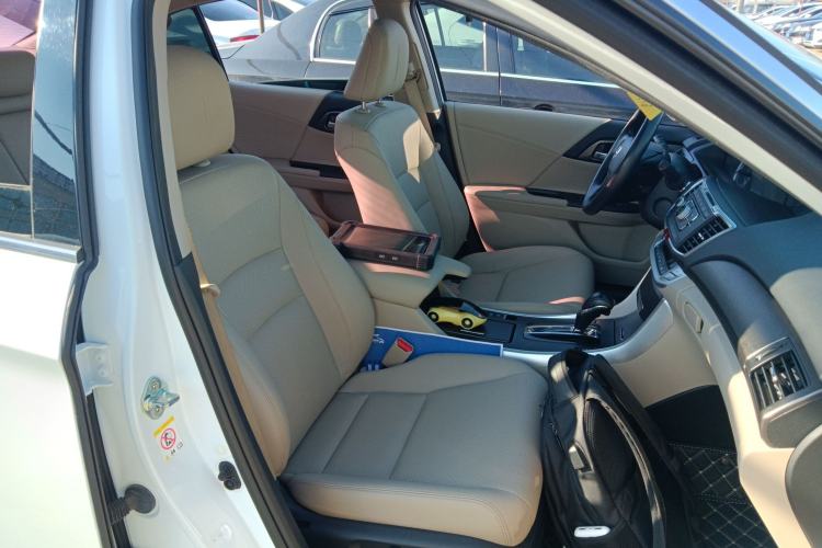 Used Honda Accord 2014 2.0L EX Luxury Edition Right Front Seat