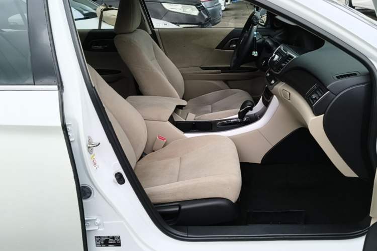 Used Honda Accord 2014 2.0L LX Comfort Edition Right Front Seat