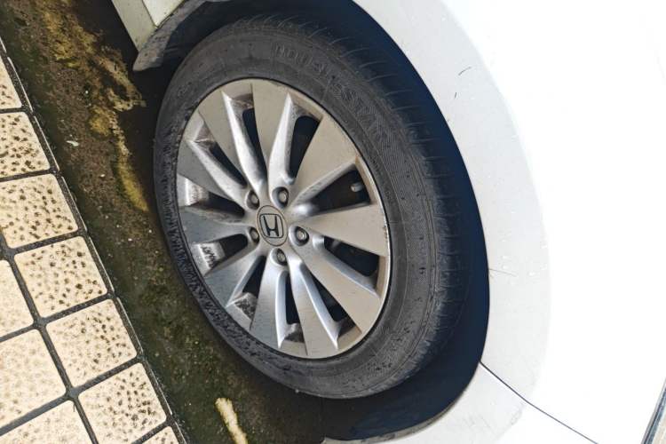 Used Honda Accord 2014 2.4L LX Comfort Edition Right Front Wheel Hub