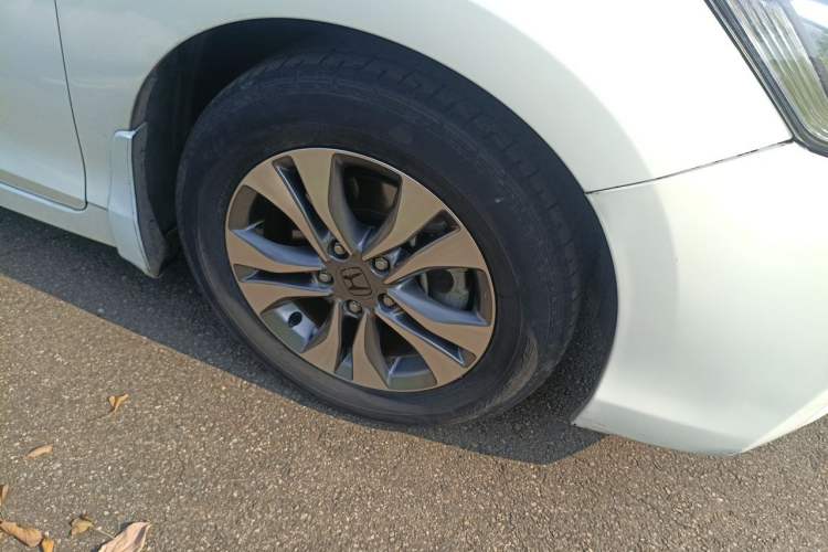 Used Honda Accord 2014 2.0L LX Comfort Edition Right Front Wheel Hub
