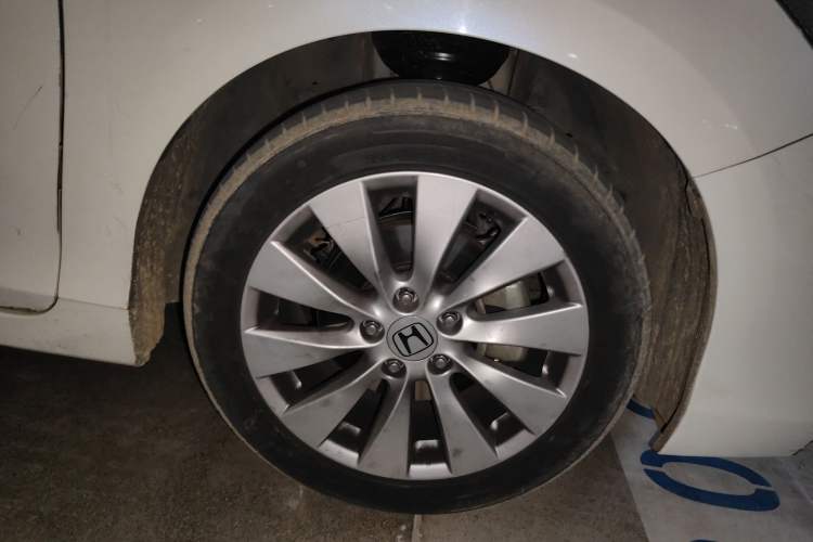 Used Honda Accord 2014 2.4L EX Luxury Edition Right Front Wheel Hub