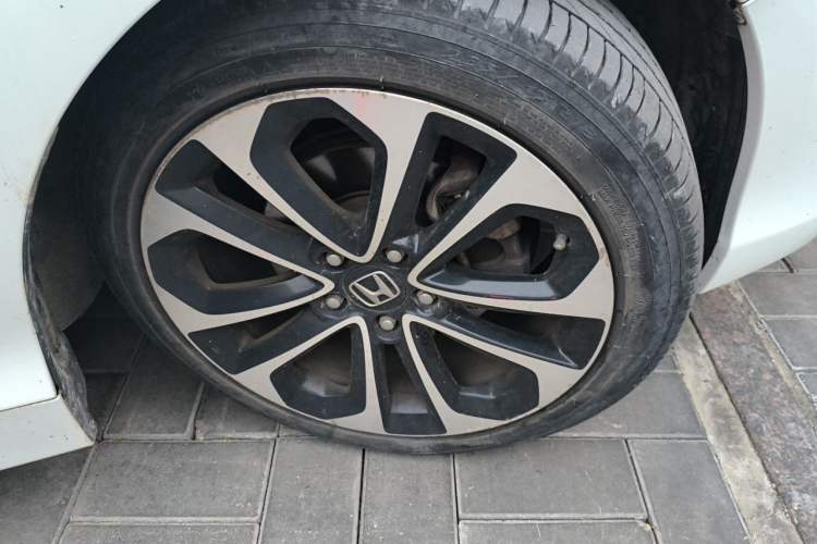 Used Honda Accord 2014 3.0L EXLN Flagship Edition Right Front Wheel Hub