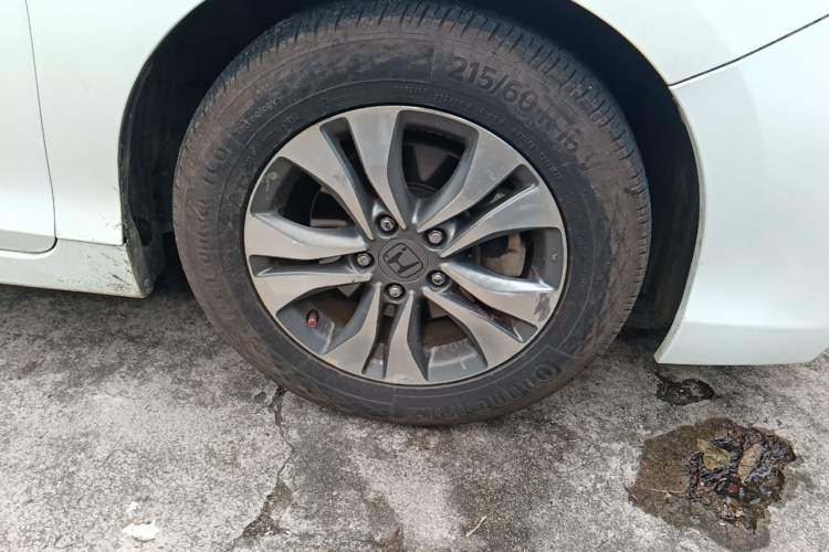 Used Honda Accord 2014 2.0L LX Comfort Edition Right Front Wheel Hub