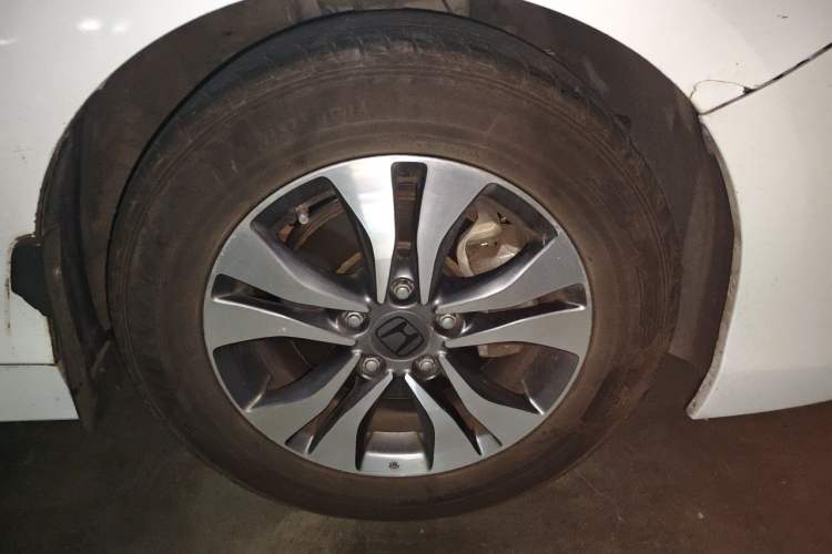 Used Honda Accord 2014 2.0L LX Comfort Edition Right Front Wheel Hub