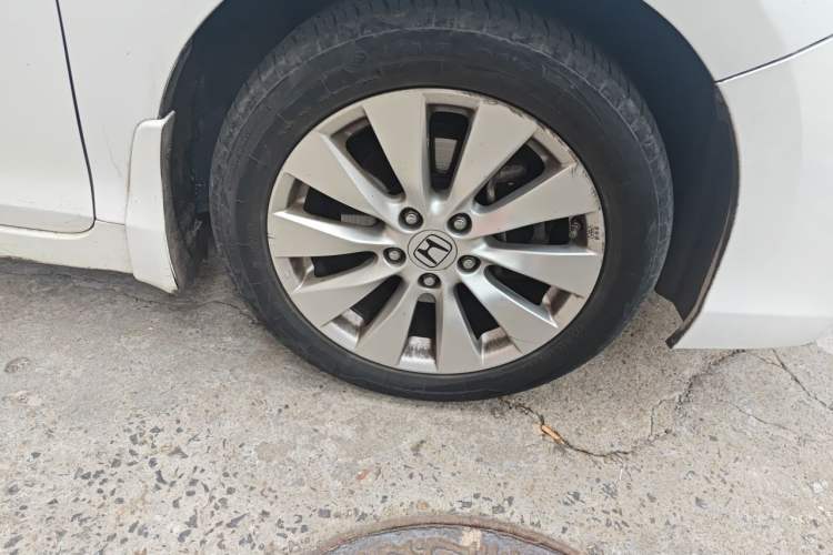 Used Honda Accord 2014 2.4L EXN Luxury Navigation Edition Right Front Wheel Hub