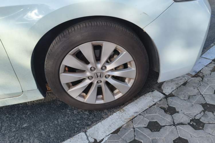 Used Honda Accord 2014 2.4L LX Comfort Edition Right Front Wheel Hub