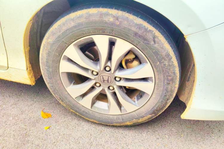 Used Honda Accord 2014 2.0L EX Luxury Edition Right Front Wheel Hub