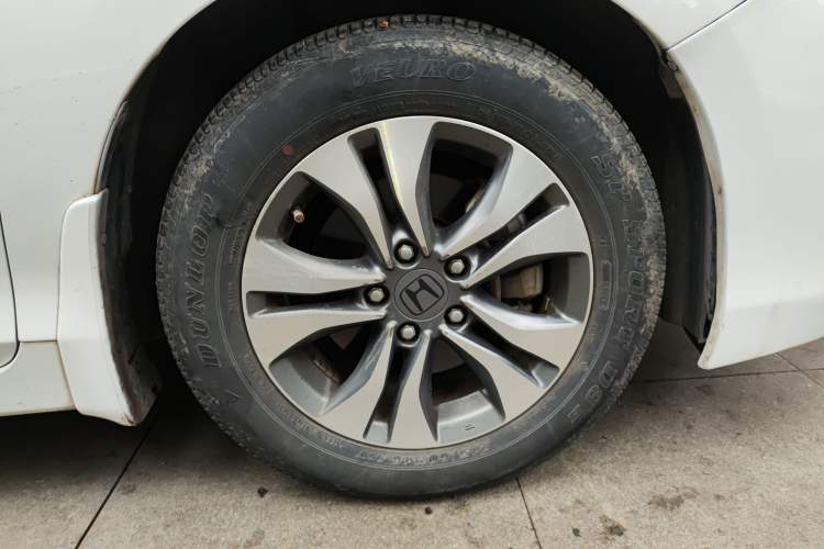 Used Honda Accord 2014 2.0L LX Comfort Edition Right Front Wheel Hub
