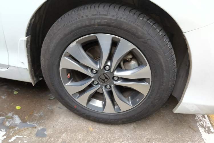 Used Honda Accord 2014 2.0L LX Comfort Edition Right Front Wheel Hub