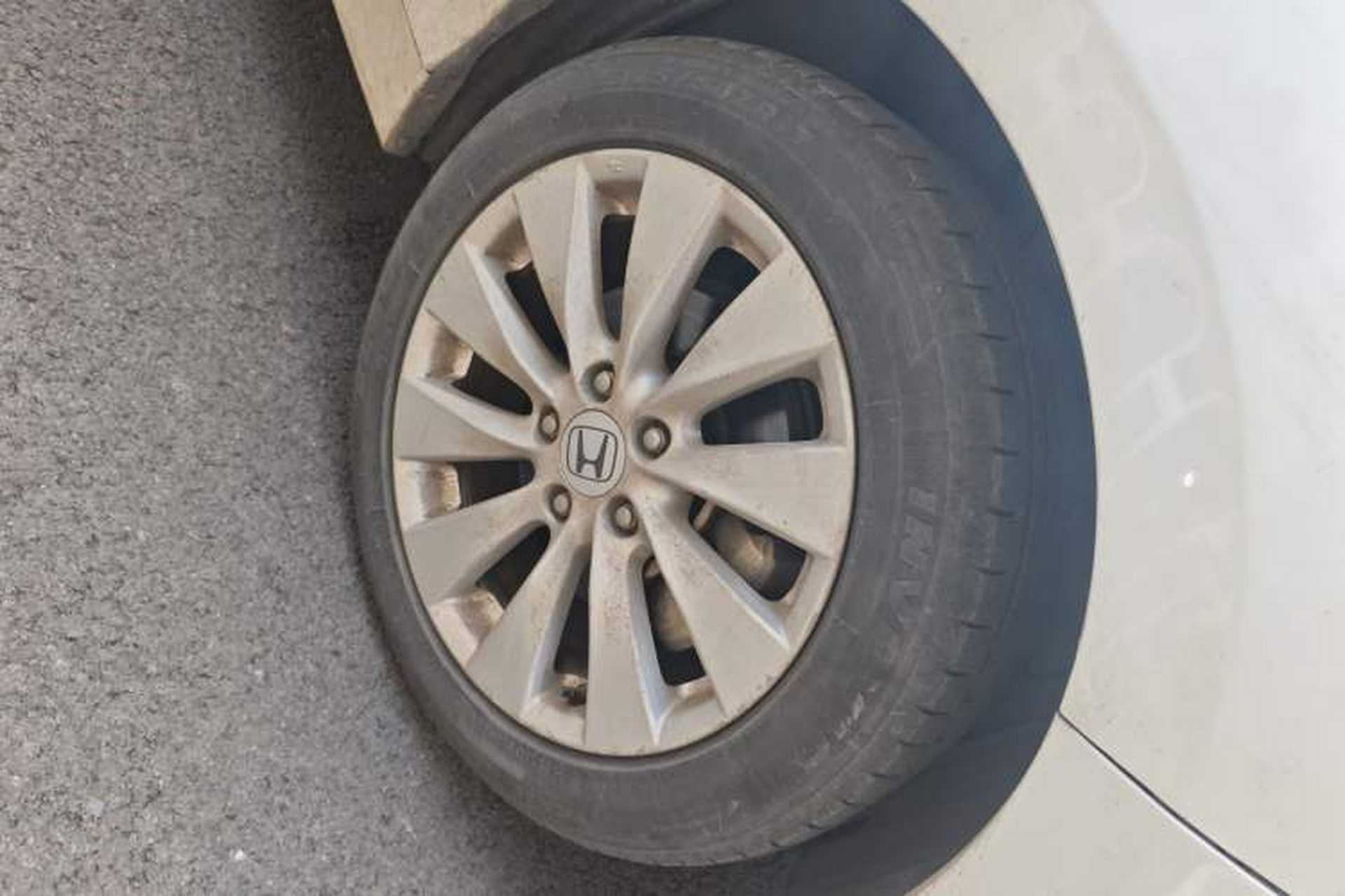 Used Honda Accord 2014 2.4L EX Luxury Edition Right Front Wheel Hub