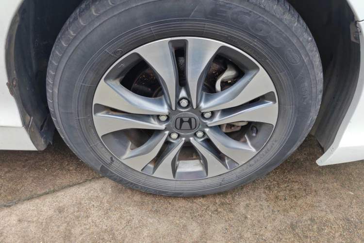 Used Honda Accord 2014 2.0L EX Luxury Edition Right Front Wheel Hub