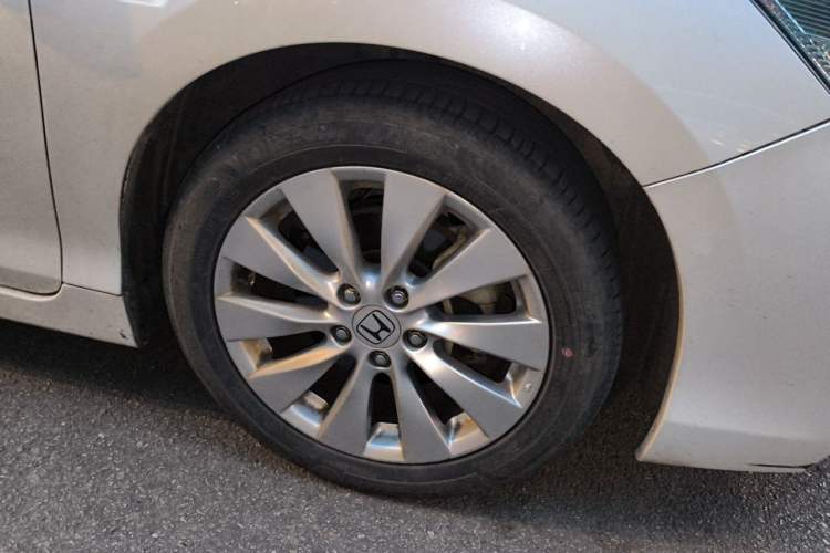 Used Honda Accord 2014 2.4L EX Luxury Edition Right Front Wheel Hub