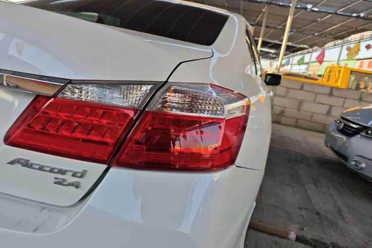 Used Honda Accord 2014 2.0L EX Luxury Edition Right Rear Taillight