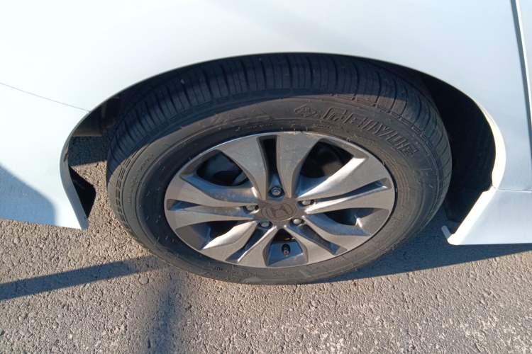 Used Honda Accord 2014 2.0L EX Luxury Edition Right Rear Wheel Hub