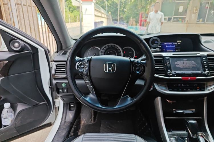 Used Honda Accord 2014 2.4L EXN Luxury Navigation Edition Steering Wheel