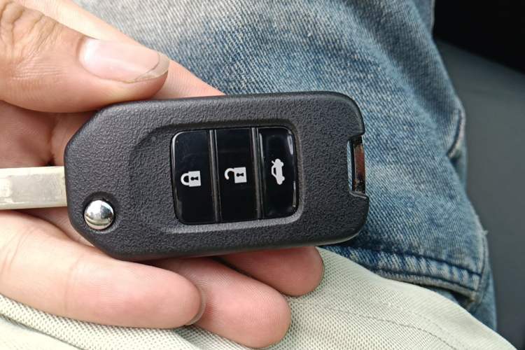 Used Honda Accord 2014 2.0L LX Comfort Edition Vehicle Key