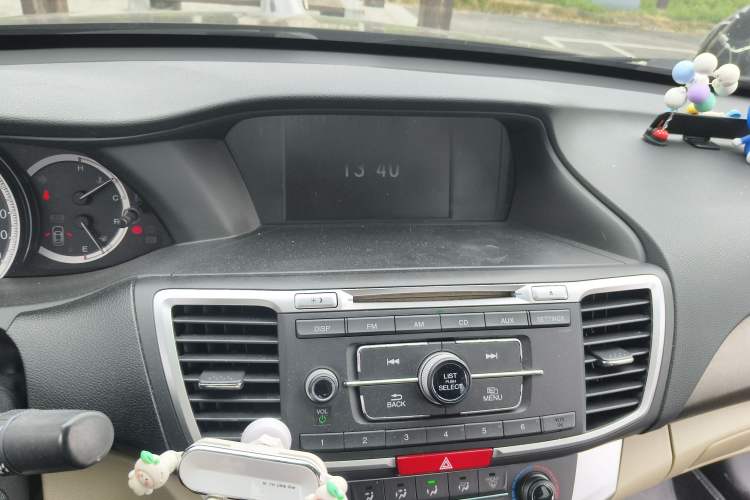 Used Honda Accord 2014 2.0L LX Comfort Edition Audio And AC Panel