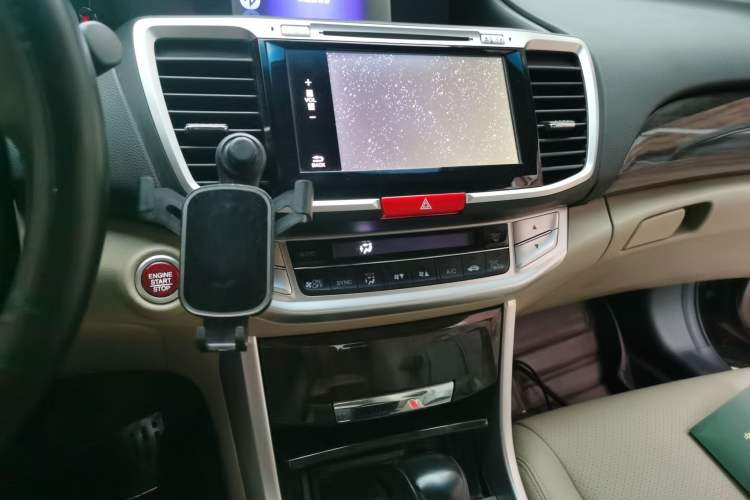 Used Honda Accord 2014 2.4L EXN Luxury Navigation Edition Audio And AC Panel