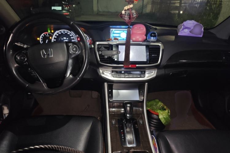 Used Honda Accord 2014 2.4L LX Comfort Edition Center Console