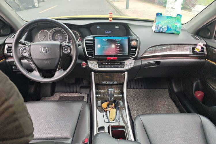 Used Honda Accord 2014 2.4L EX Luxury Edition Center Console