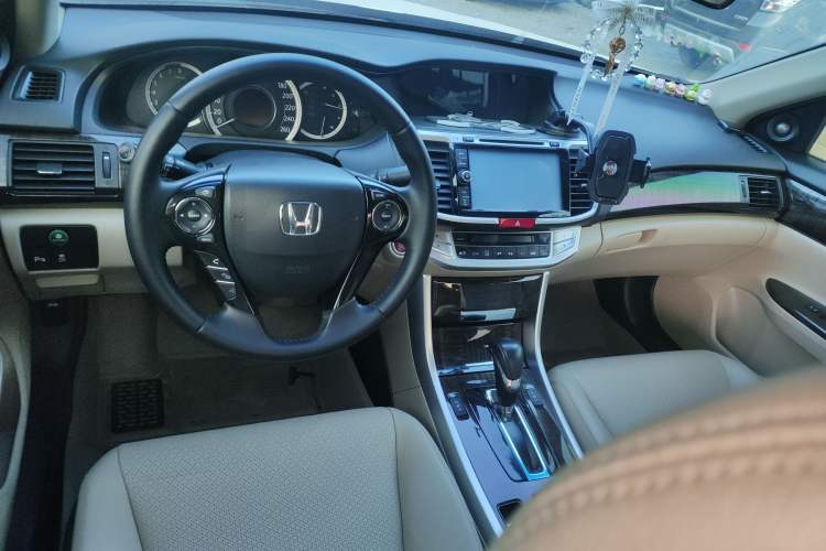 Used Honda Accord 2014 2.4L EX Luxury Edition Center Console