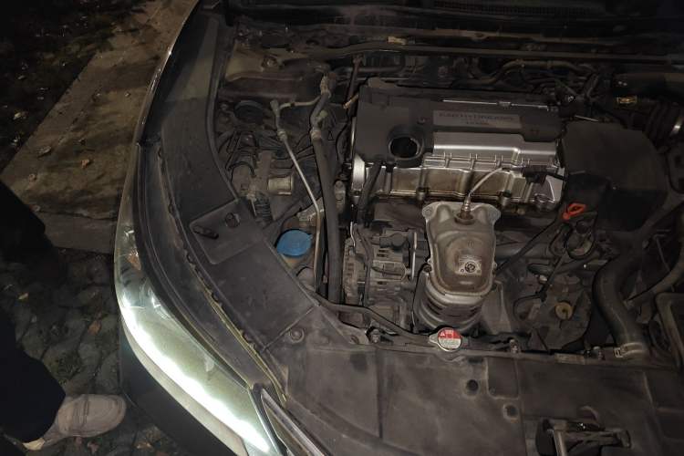 Used Honda Accord 2014 2.4L LX Comfort Edition Engine Bay Right