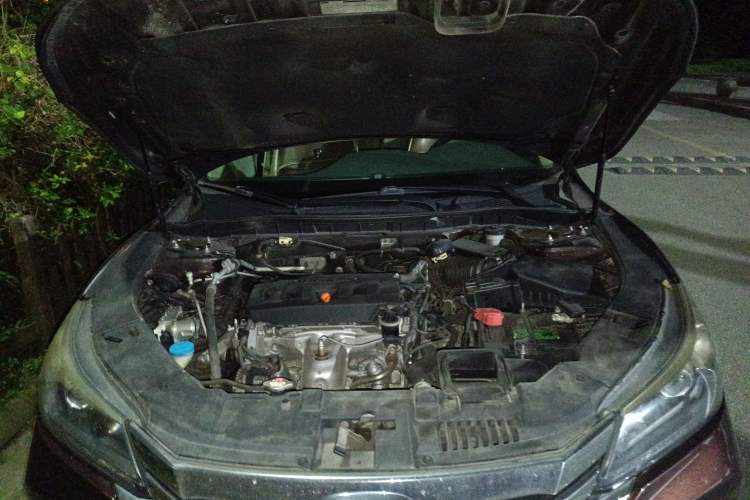 Used Honda Accord 2014 2.0L EX Luxury Edition Engine Bay