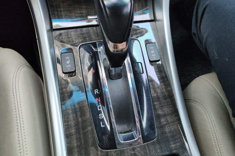 Used Honda Accord 2014 2.4L EX Luxury Edition Gear Lever