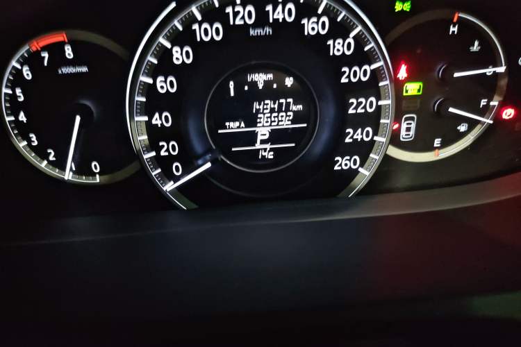 Used Honda Accord 2014 2.4L EXN Luxury Navigation Edition Odometer Close Up