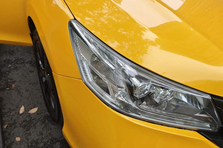 Used Honda Accord 2014 2.4L EX Luxury Edition Right Front Headlight