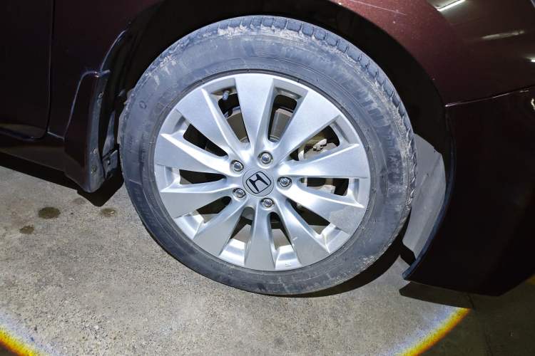 Used Honda Accord 2014 2.4L EXN Luxury Navigation Edition Right Front Wheel Hub