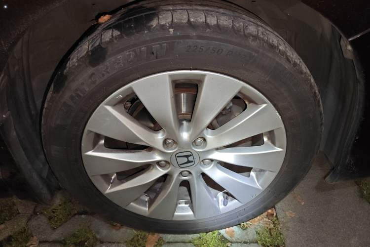 Used Honda Accord 2014 2.4L LX Comfort Edition Right Front Wheel Hub