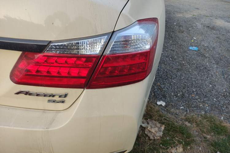 Used Honda Accord 2014 2.4L EX Luxury Edition Right Rear Taillight