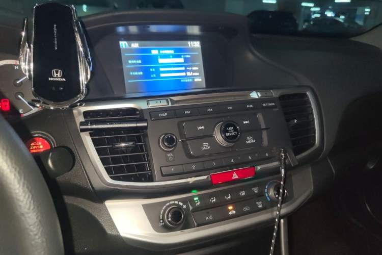 Used Honda Accord 2015 2.0L LX Comfort Edition Audio And AC Panel