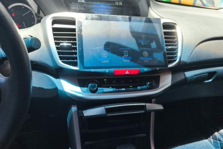 Used Honda Accord 2015 2.0L LX Comfort Edition Audio And AC Panel