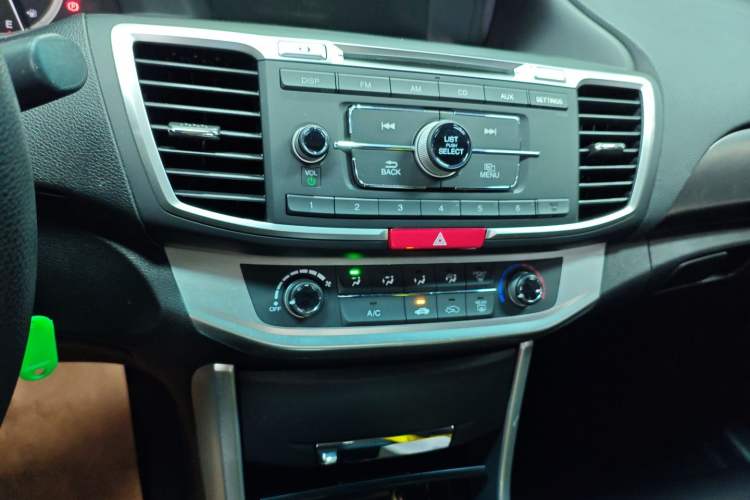 Used Honda Accord 2015 2.0L LX Comfort Edition Audio And AC Panel