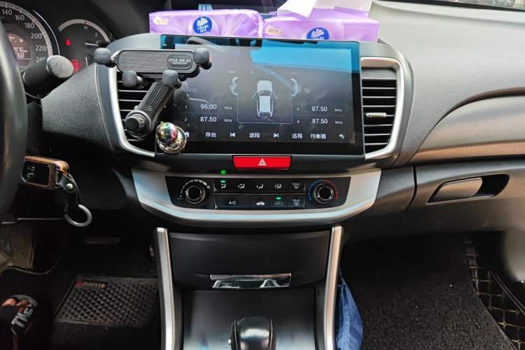 Used Honda Accord 2015 2.0L LXS Elite Edition Audio And AC Panel