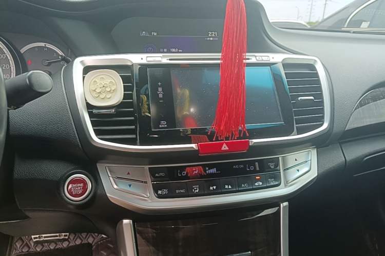 Used Honda Accord 2015 3.0L VTI Prestige Edition Audio And AC Panel