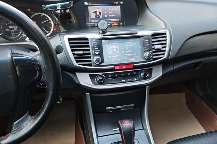 Used Honda Accord 2015 2.0L LX Comfort Edition Audio And AC Panel