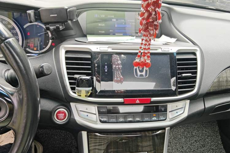 Used Honda Accord 2015 2.4L EX Luxury Edition Audio And AC Panel