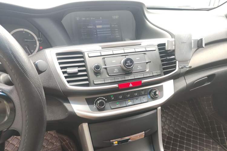 Used Honda Accord 2015 2.0L LX Comfort Edition Audio And AC Panel