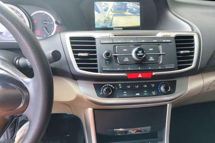 Used Honda Accord 2015 2.0L LX Comfort Edition Audio And AC Panel