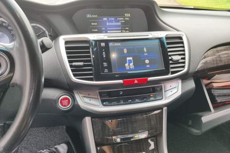 Used Honda Accord 2015 2.4L EX Luxury Edition Audio And AC Panel