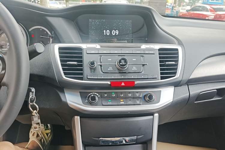Used Honda Accord 2015 2.0L LXS Elite Edition Audio And AC Panel