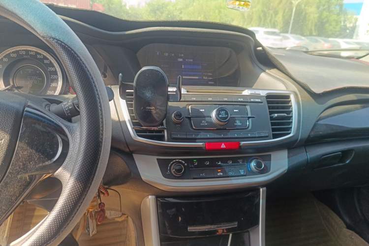 Used Honda Accord 2015 2.0L LX Comfort Edition Audio And AC Panel