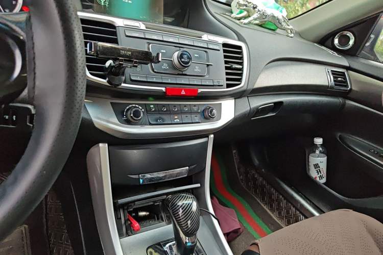 Used Honda Accord 2015 2.0L LX Comfort Edition Audio And AC Panel