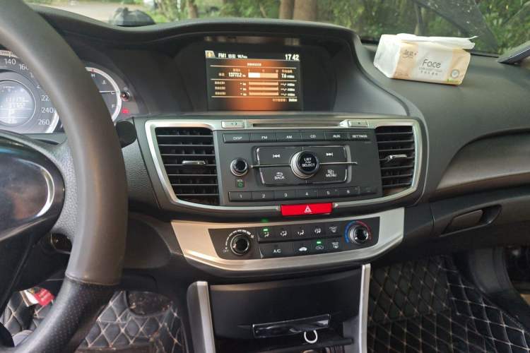 Used Honda Accord 2015 2.0L LX Comfort Edition Audio And AC Panel